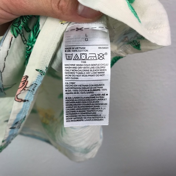 Old Navy Palm And Flamingo print short sleeve - Picture 3 of 5